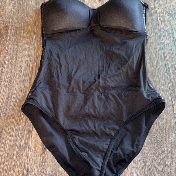 Anne Cole twist front black one piece swimsuit Sz 8 - Picture 7 of 9